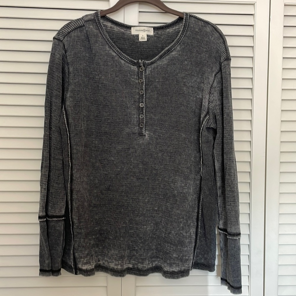 Treasure & Bond size Small long sleeve Henley